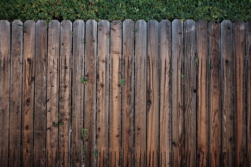 The Differences Between Aluminum and Steel Fences